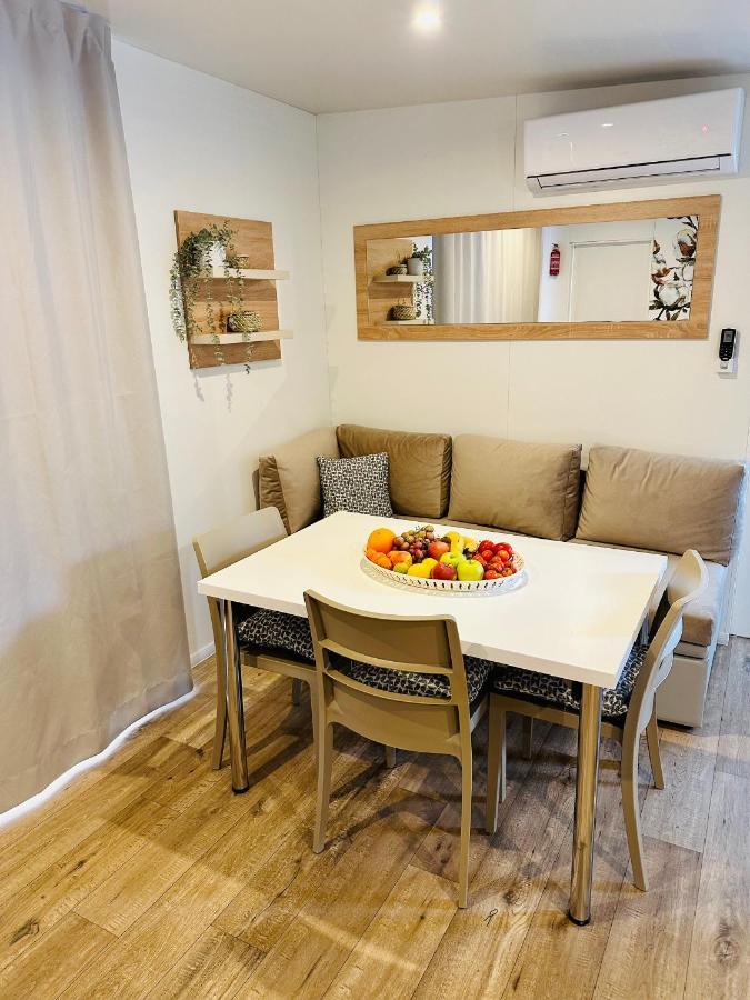 Villa Family Grand De Luxe Mobilhome Selce Exterior foto
